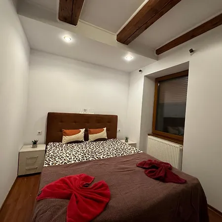 Casa Cu Balcon * Brasov